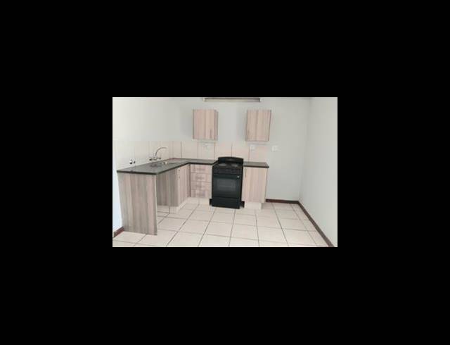 1 BEDROOM PROPERTY TO RENT IN RANDBURG CENTRAL